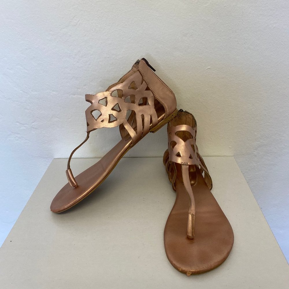 Janylin, sandal